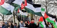 رفضاً لـ"صفقة ترامب": الجالية الفلسطينية والعربية تتظاهر أمام القنصلية الأمريكية في أمستردام.. (صور)