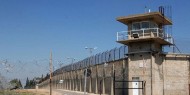 هيئة الأسرى: إدارة معتقل "نفحة" تتعمد عرقلة زيارات المحامين للمعتقلين