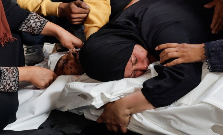 الصحة: الاحتلال ارتكب 3 مجازر ضد العائلات في غزة راح ضحيتها 29 شهيدا و110 إصابات