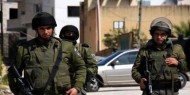 قوات الاحتلال تعتدي على المواطنين في قرية التوانة جنوب الخليل