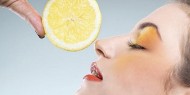 الليمون لإزالة السواد حول الفم