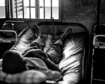 الاحتلال ينقل الأسير المريض أمل نخلة لعيادة سجن الرملة